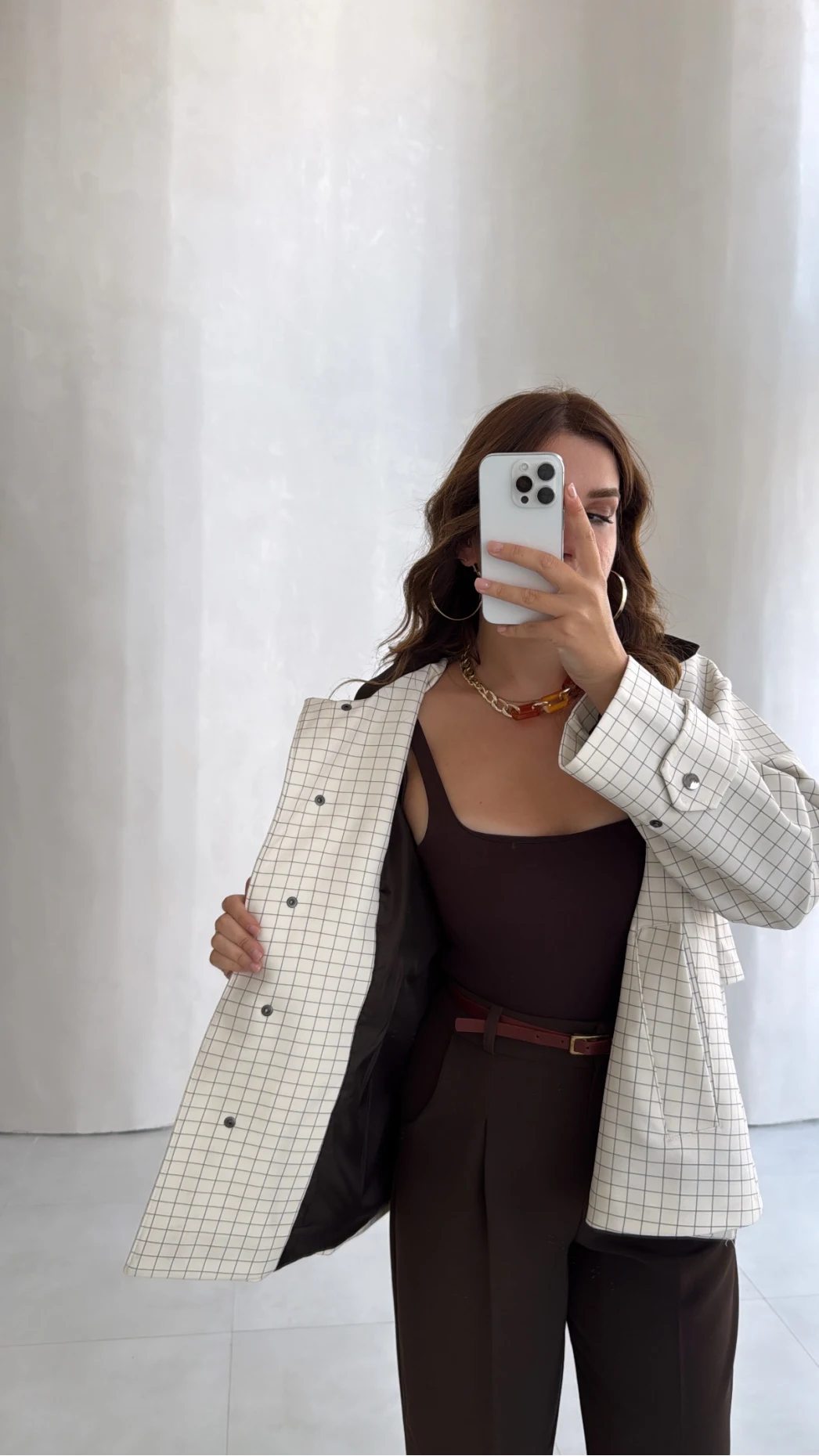 Trench-coat à carreaux et col contrastant - Linda