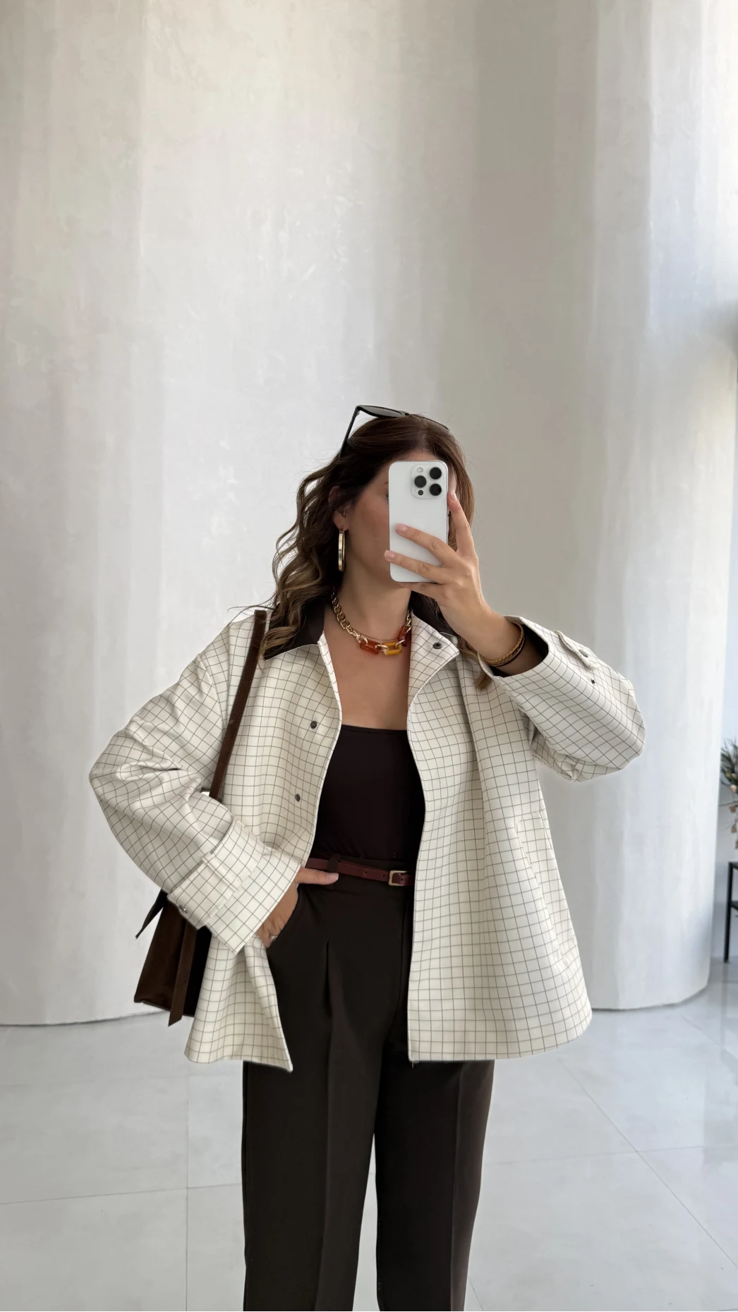 Trench-coat à carreaux et col contrastant - Linda