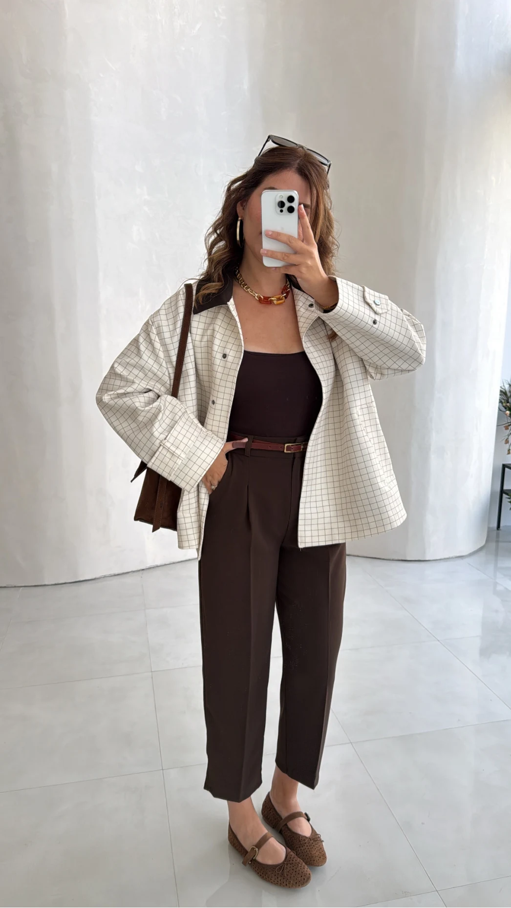 Trench-coat à carreaux et col contrastant - Linda