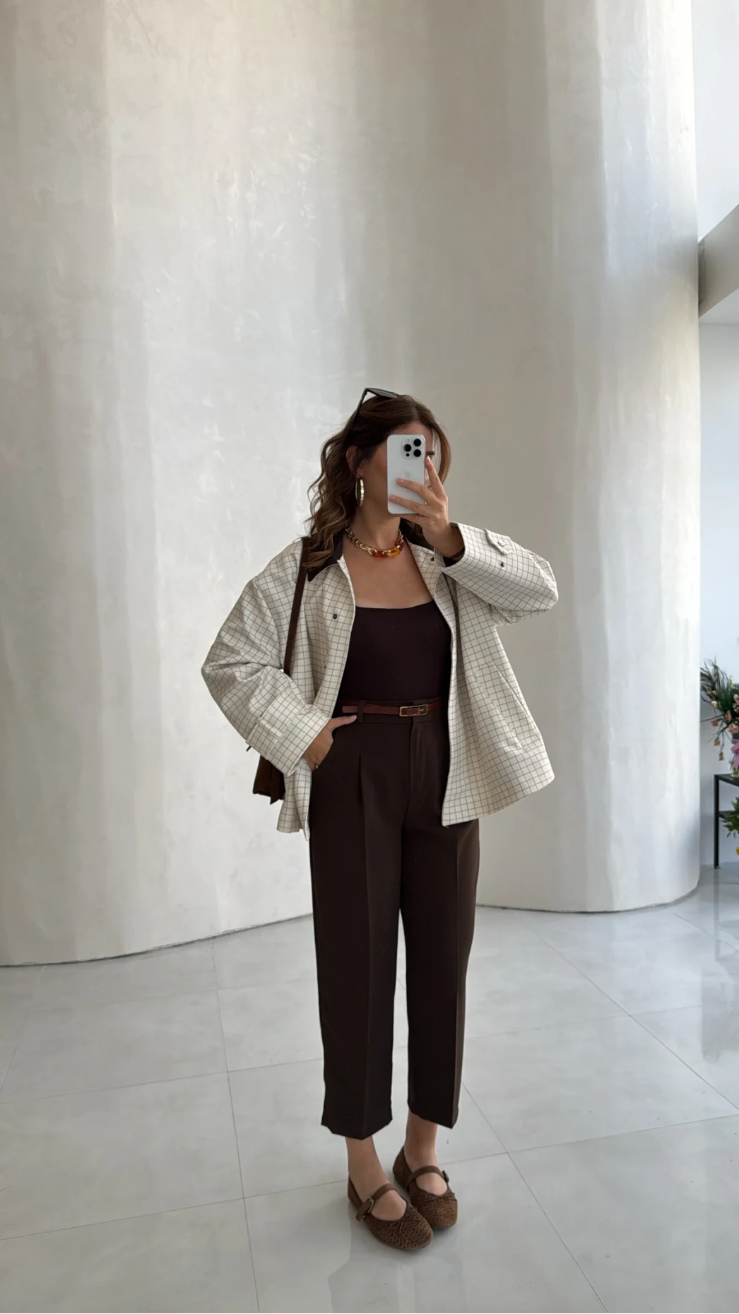Trench-coat à carreaux et col contrastant - Linda