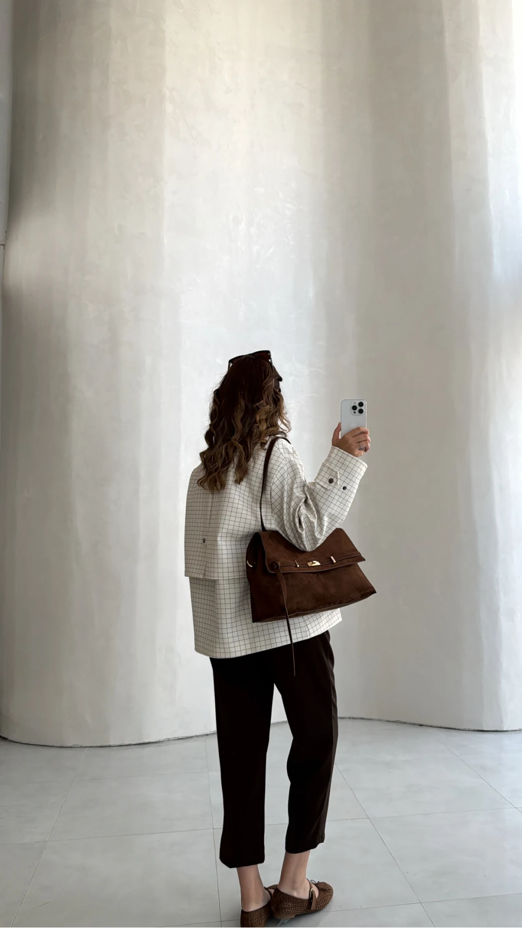 Trench-coat à carreaux et col contrastant - Linda