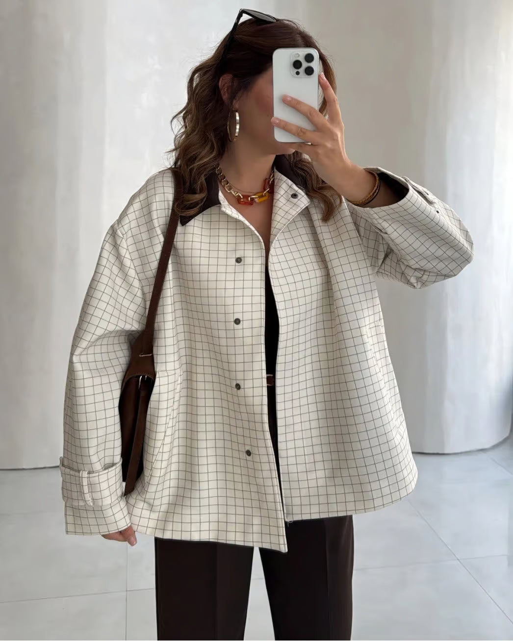 Trench-coat à carreaux et col contrastant - Linda