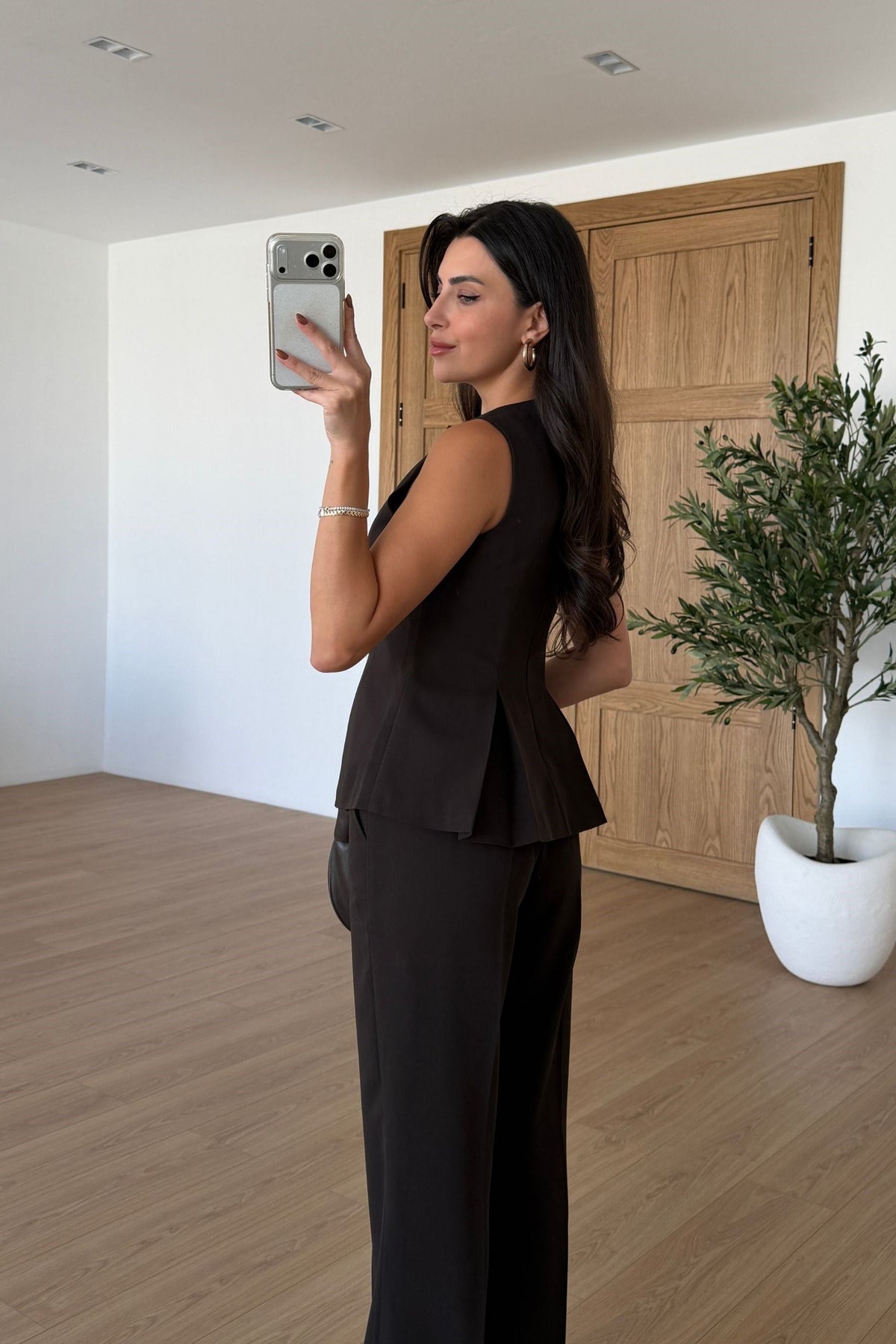 Kylie - Ensemble chemisier et pantalon à boutons dorés