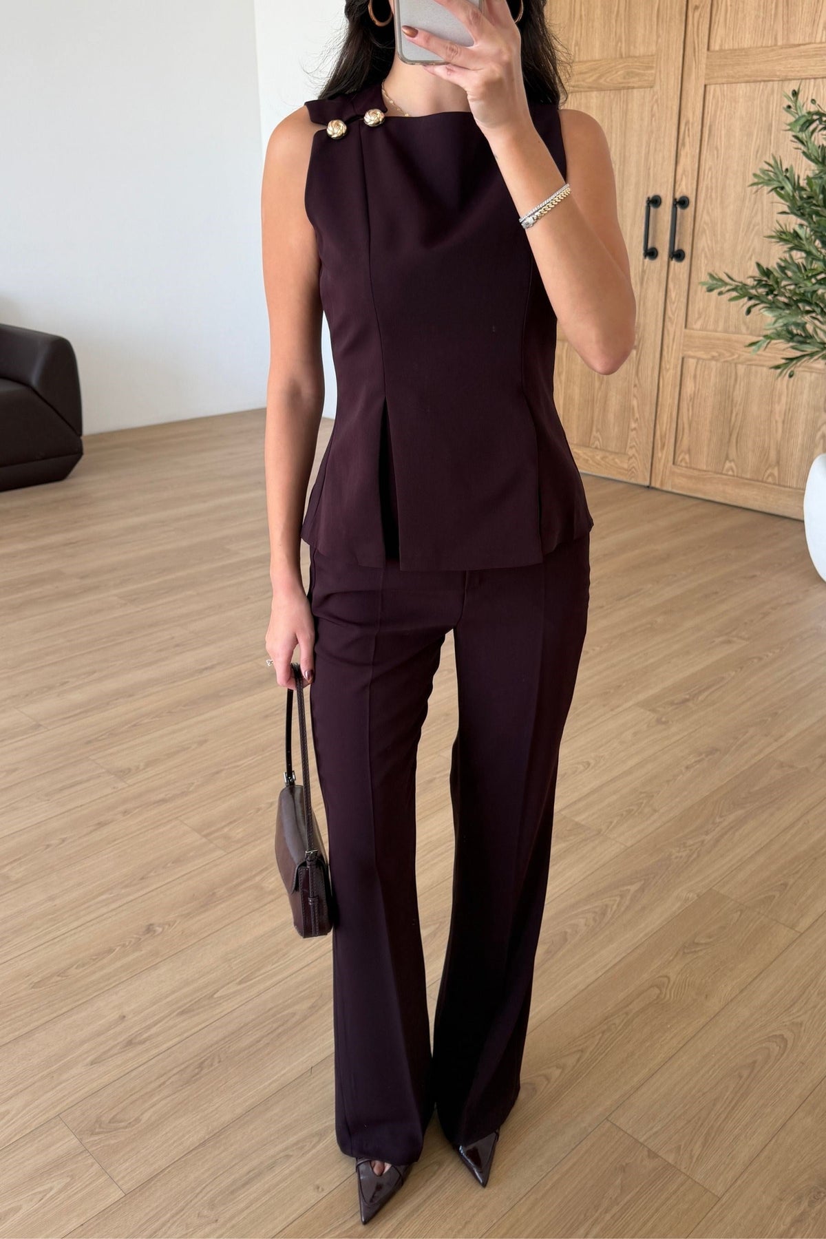 Kylie - Ensemble chemisier et pantalon à boutons dorés