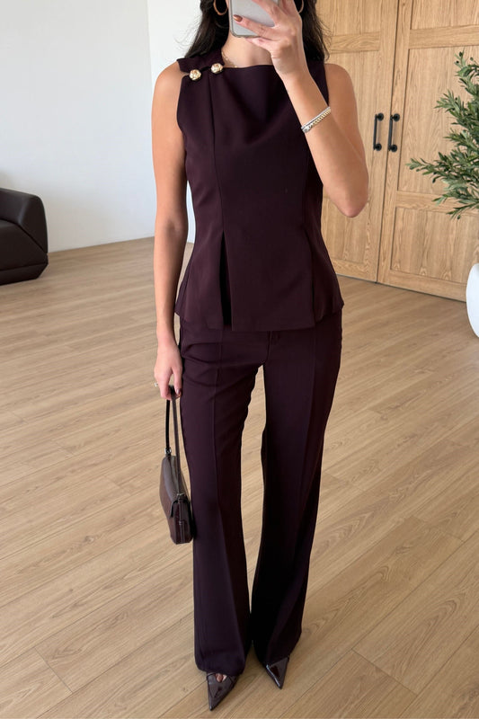 Kylie - Ensemble chemisier et pantalon à boutons dorés