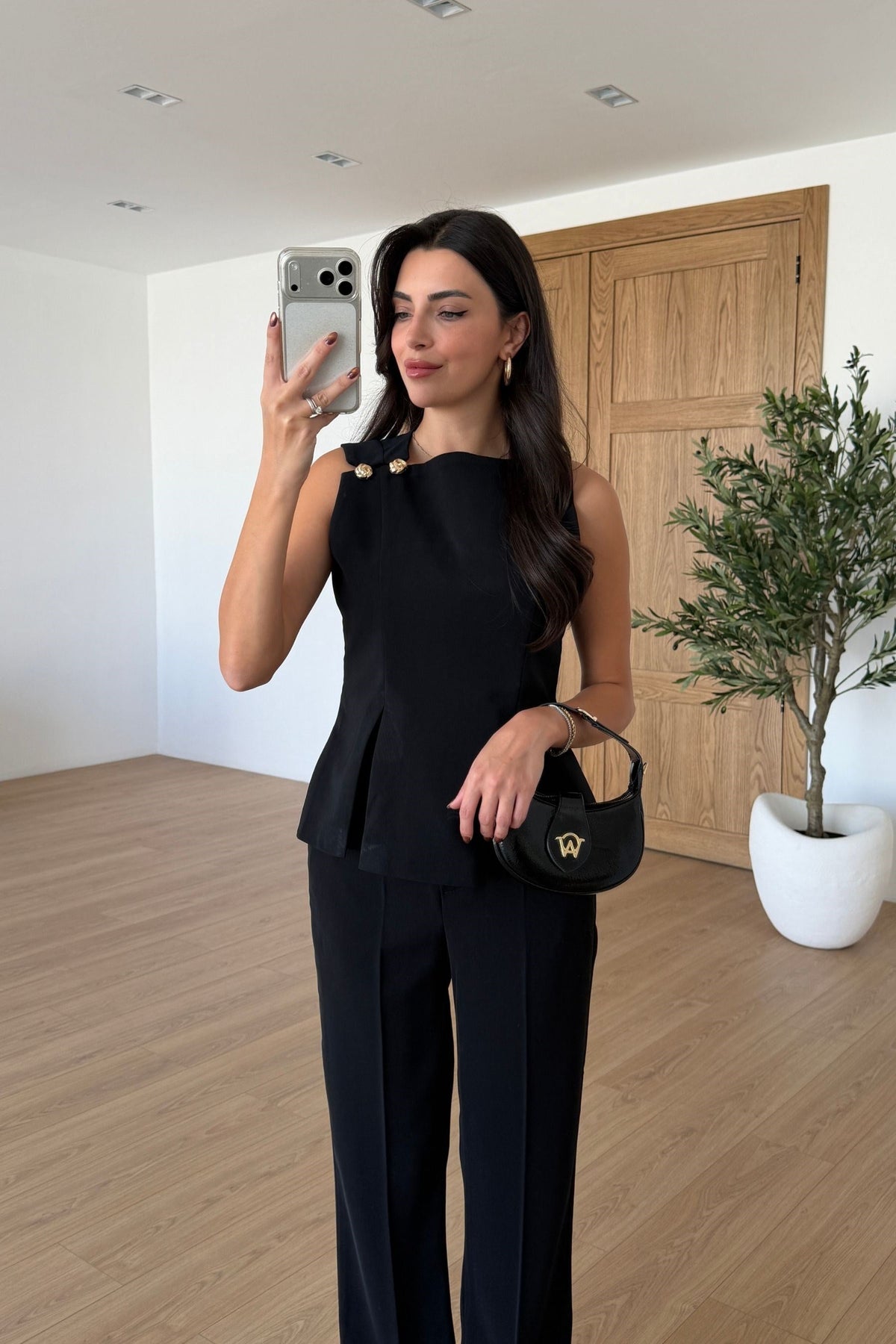 Kylie - Ensemble chemisier et pantalon à boutons dorés