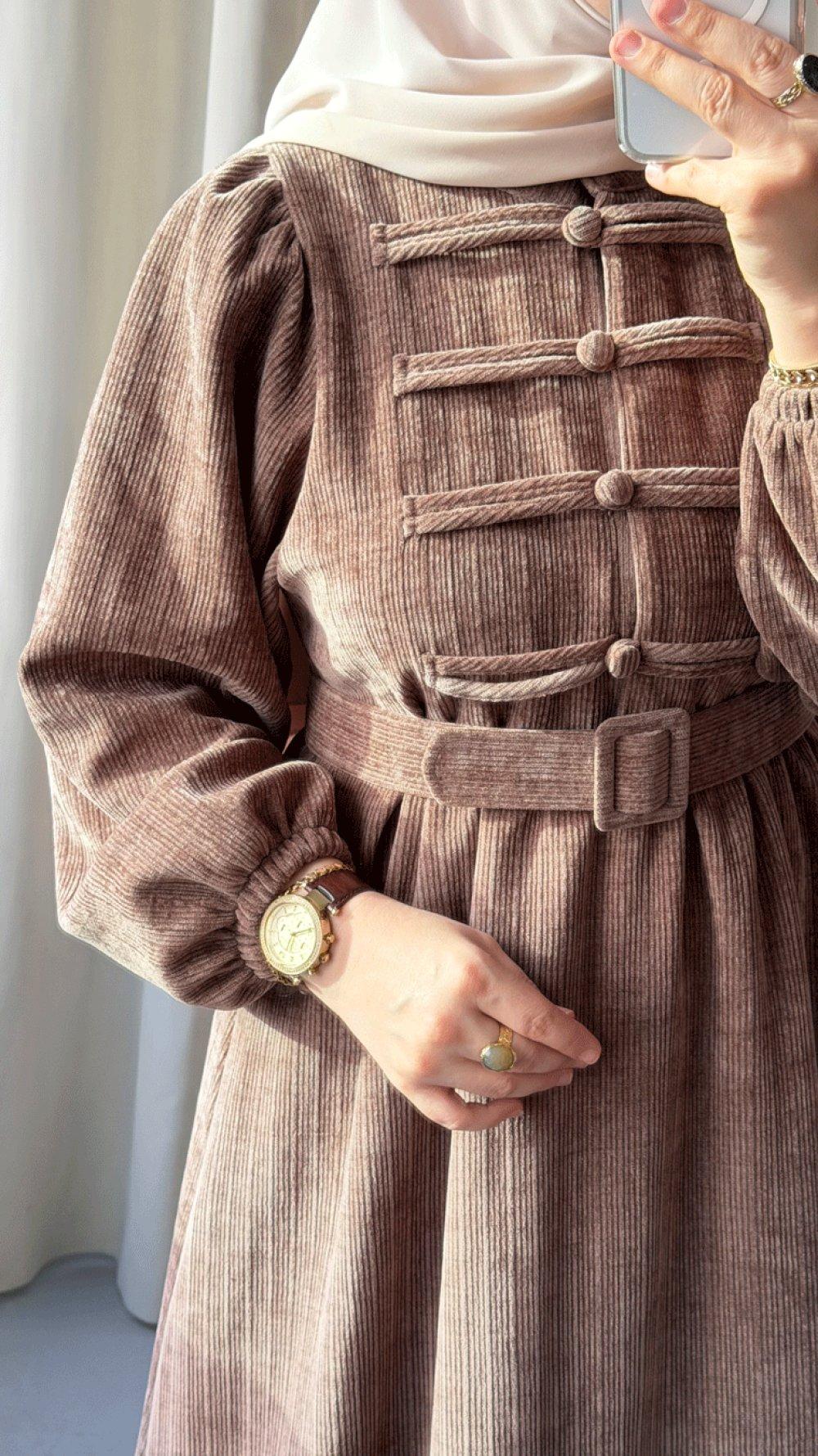 Robe Noreen