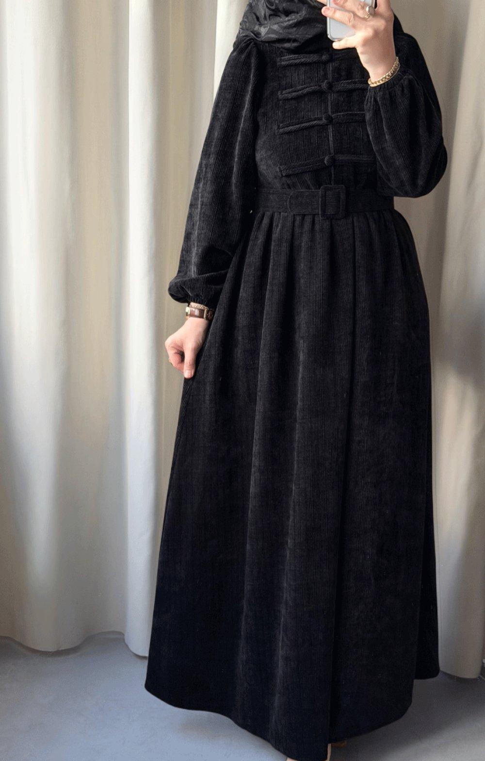 Robe Noreen