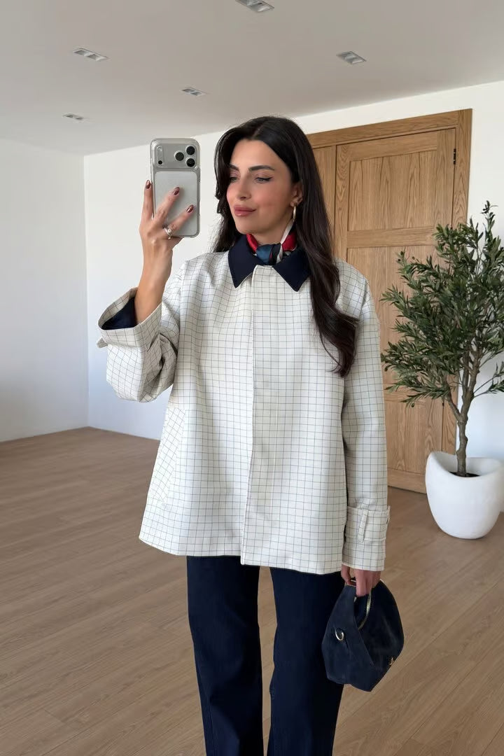 Trench-coat à carreaux et col contrastant - Linda